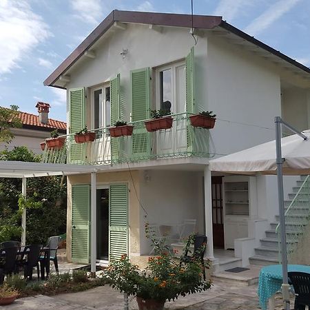 Le Mura Holiday Home Marina di Pietrasanta Bagian luar foto
